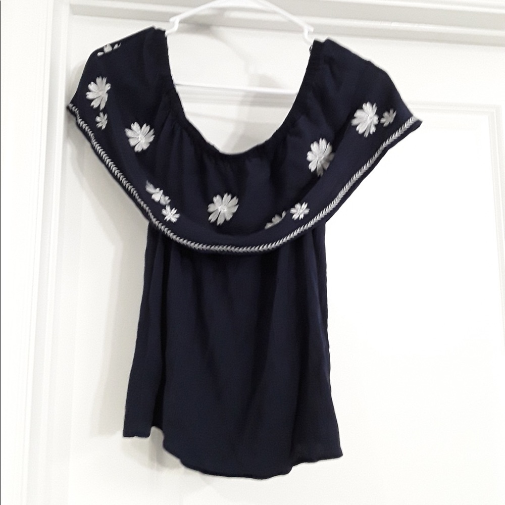 Off shoulder top - Picture 2 of 4